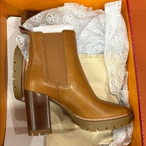 NEW Tory Buch Chelsea 70mm Lug Bootie Size 6